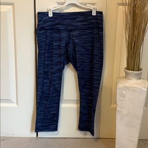 blue capris leggings